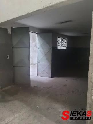 Imagem Galpão Comercial de Alto Padrão no Jardim Colorado: 5 Salas, 7 Banheiros e 560m² de Área em São Paulo-SP!