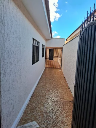 Imagem VENDE-SE CASA COM 03 DORMITORIOS ARAÇATUBA SP