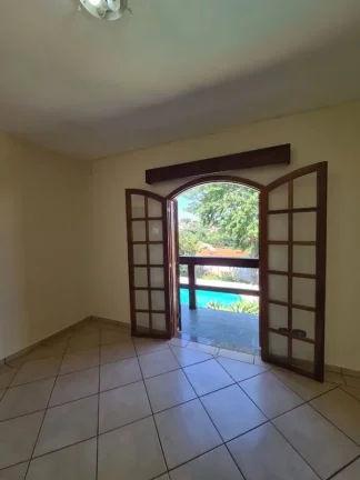 Imagem Casa para Venda em Atibaia, Jardim Paulista, 3 dormitórios, 1 suíte, 1 banheiro, 3 vagas