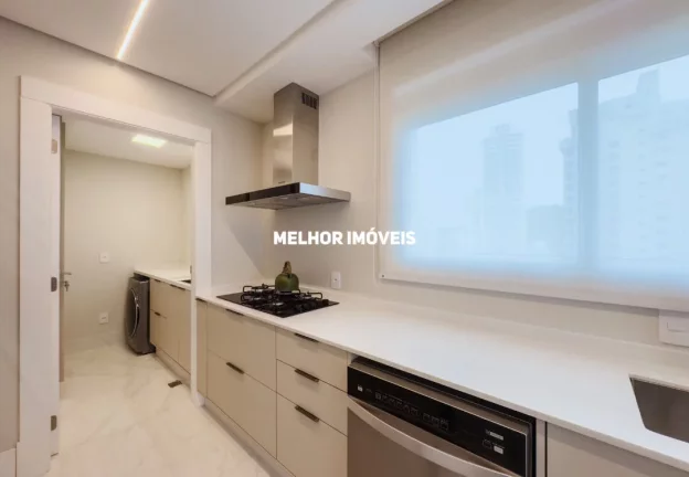 Imagem Apartamento à venda no Ed. Skyline Tower em Balneário Camboriú