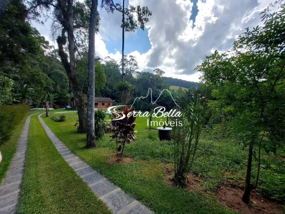 Imagem Casa com 3 dormitórios à venda, 160 m² por R$ 950.000,00 - Albuquerque - Teresópolis/RJ