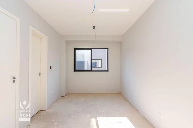 Imagem Sobrado a venda no Uberaba. 3 quartos, suíte, terraço e 1 vaga