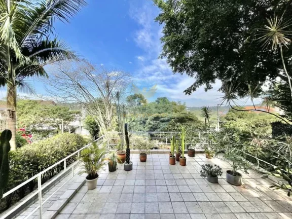 Imagem Casa em Condomínio a Venda no bairro Granja Viana - Carapicuíba, SP