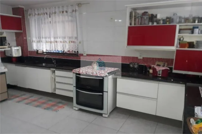 Imagem Casa de luxo em condomínio na Taquara, Rio de Janeiro-RJ: 5 quartos, 1 suíte, 1 sala, 3 banheiros, 6 vagas de garagem, 300m².