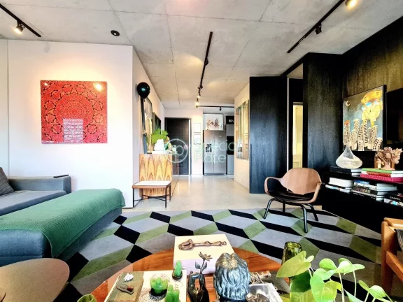 Imagem O apartamento, projetado pelo renomado arquiteto Marlon Gama, que já participou da Casa Cor São Pa...