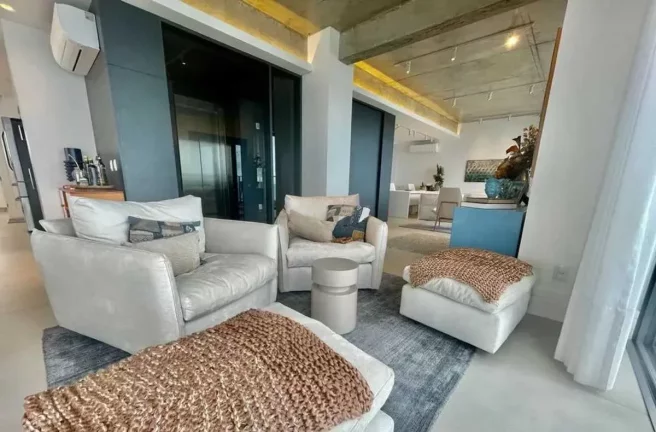 Imagem Apartamento frente mar mobiliado com 5 suítes e 4 vagas de garagem em Balneário Camboriú