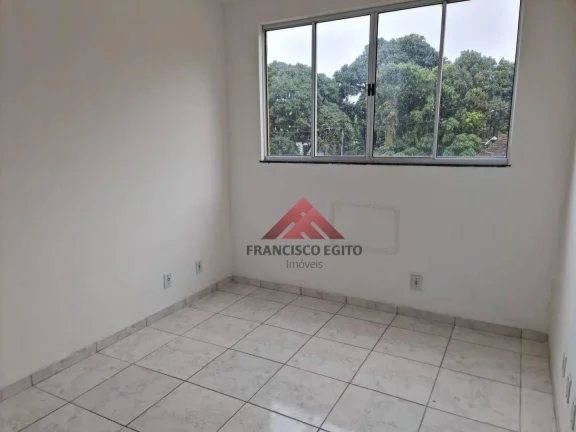 Imagem Ótimo apartamento térreo com ampla área externa e cozinha com armários no bairro do Sapé