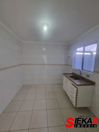 Imagem Casa em Condomínio à Venda em Itaquera, São Paulo-SP: 2 Quartos, 1 Sala, 1 Banheiro, 1 Vaga, 70m². Imperdível!