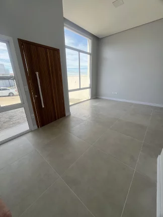 Imagem Casa de 3 quartos sendo um suine no Bosque dos Ipes