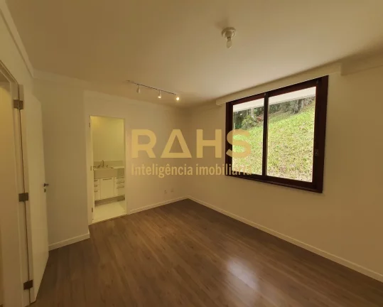 Imagem Imóvel espetacular em região estritamente residencial início do bairro América. Terreno de 2.150...