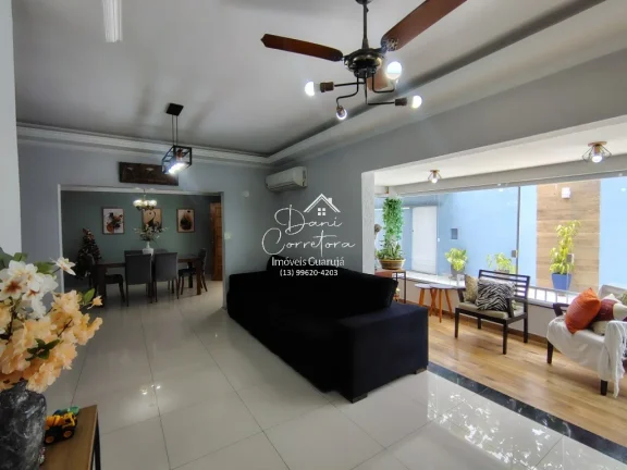 Imagem Imperdível: Casa à venda em Guarujá-SP, Guaiúba! Bem próxima ao Tombo com 3 quartos, 1 suíte, 2 salas, 6 vagas e 300m² de área.