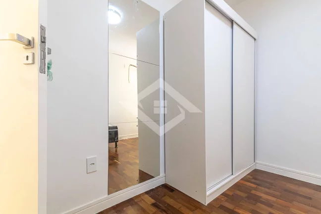 Imagem Apartamento de 2 Quartos para Venda em Copacabana com 80 m²
