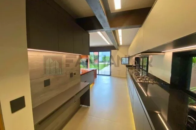 Imagem Casa de Alto Padrão no Jardim Paulista: 5 Quartos, 5 Suítes, 4 Salas, 6 Banheiros, 4 Vagas, 450 m² - São Paulo-SP