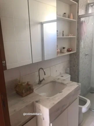 Imagem Imóvel amplo à venda com 3 quartos, sendo 1 suíte, e 3 banheiros no total, 1 escritório, 3 vagas...
