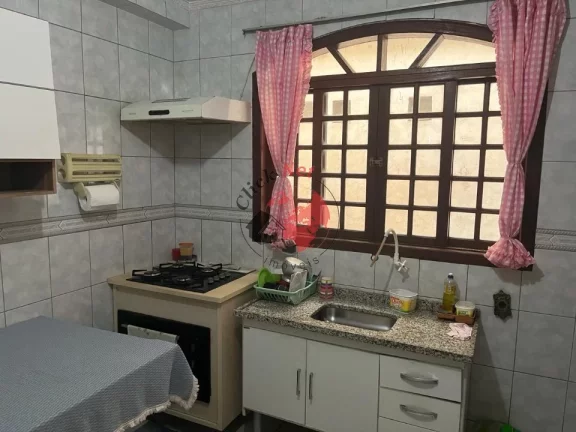 Imagem Sobrado com 6 dormitórios e 3 vagas para reforma à venda no bairro Jordanópolis, São Bernardo do Campo