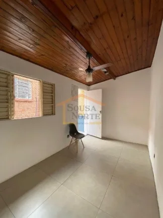 Imagem Sobardo 4 dormitórios, sendo 2 suítes, sala ampla e bem iluminada, lavabo, cozinha, quintal, sem v...