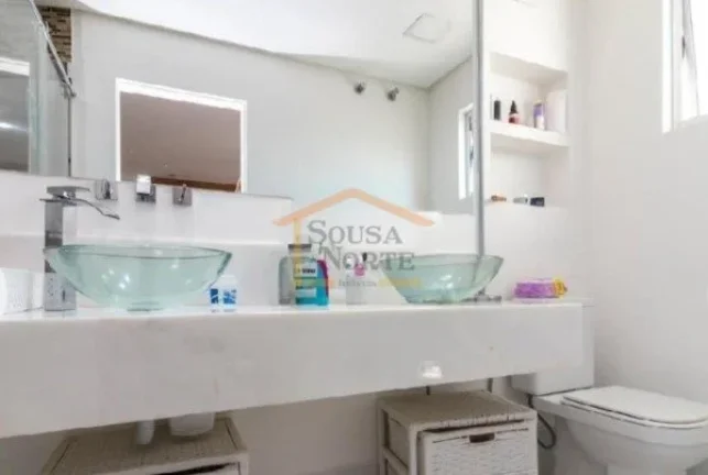 Imagem Sobrado de 260m² com 3 dormitórios, sendo 3 suítes, sendo uma master com closet, 5 banheiros, sal...