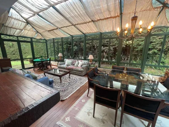 Imagem Casa de condomínio para alugar, com 4 quartos, 250m2