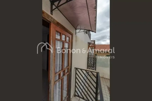 Imagem Sobrado construído em 3 níveis à venda em ótimo bairro de Campinas-SP. No pavimento térreo poss...