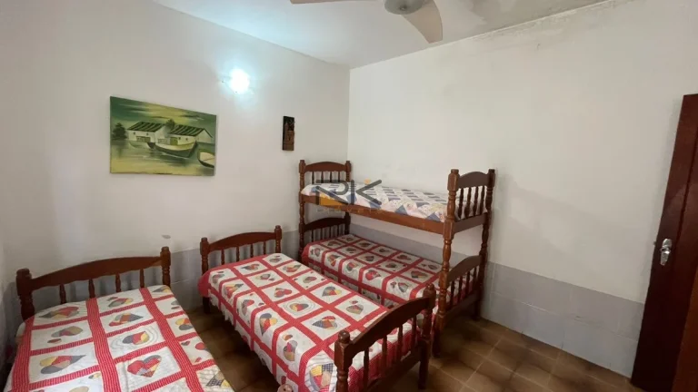 Imagem Casa à venda no bairro do Itaguá com 3 dormitórios,sala de estar e varanda