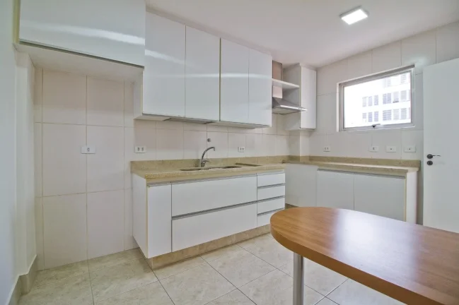 Imagem Apartamento 100M² Reformado, 2Q, 1 Suíte, 2 Banheiros, 1 Vaga, Salão de Festas e Salão de Jogos.