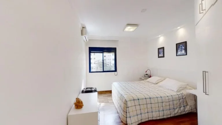 Imagem Apartamento a  venda na Vila Madalena com 03 quartos (1 suíte) e 2 vagas, 96m2.