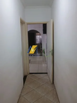 Imagem Casa à Venda com 204m², 3 dormitórios, 2 salas e 3 vagas!!!