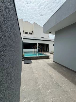 Imagem Casa Alto Padrão de esquina