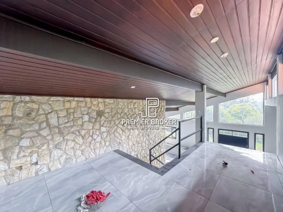 Imagem Casa com 5 dormitórios à venda, 350 m² por R$ 1.350.000,00 - Córrego das Pedras - Teresópolis/RJ