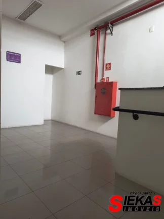 Imagem Galpão para locação no bairro Maranhão, São Paulo-SP: 6 salas, 4 banheiros, 1 vaga de garagem e 1.614m² de área.