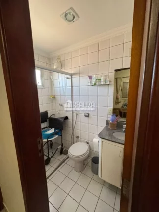 Imagem Apartamento à venda no Condomínio Edifício Arquiteto Wagner Schroden, Centro de Uberaba - 3 Dormitórios e Suíte!