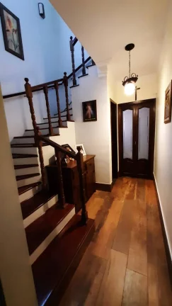 Imagem Sobrado 175 m² 3 domitorios 4 Vagas Estuda Permuta menor Valor no Litoral