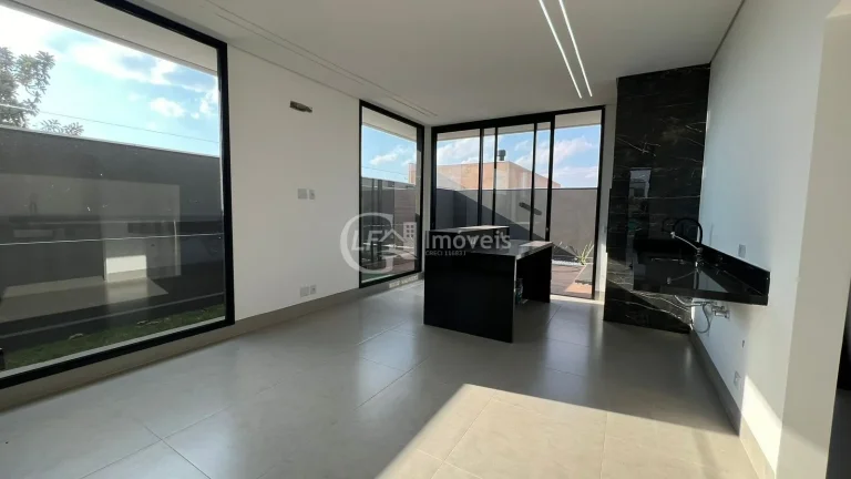 Imagem Imperdível Casa à Venda em Campo Grande-MS, Residencial Shalom: 3 quartos, 3 suítes, 3 salas, 2 banheiros, 4 vagas, 182,13 m²!