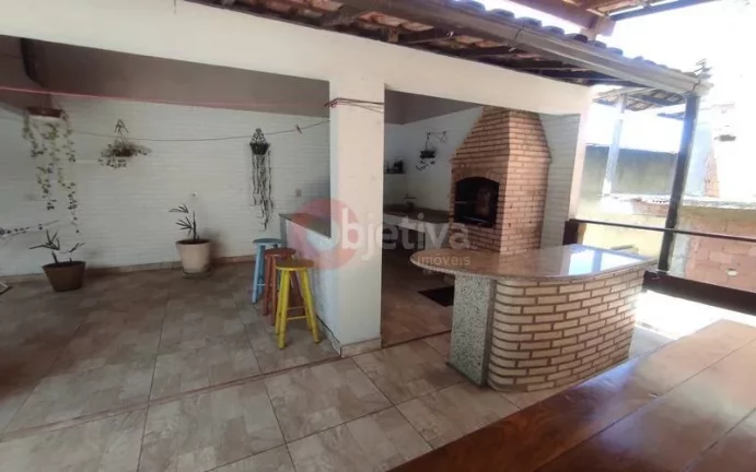 Imagem Casa independente a venda de 5 quartos no cond. dos Pássaros em Cabo Frio