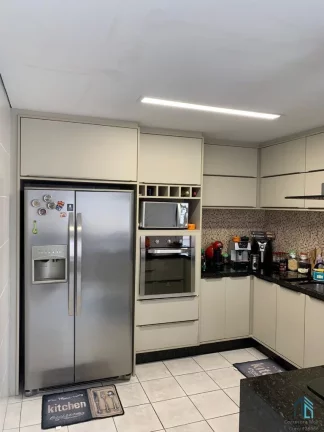 Imagem Sobrado a venda 03 quartos c/2 suítes no Xaxim em Curitiba PR