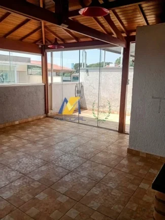 Imagem Um anúncio que ajuda a decidir com clareza