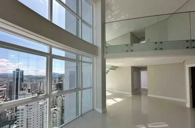 Imagem Apartamento Duplex Vista Mar com 4 suítes e 3 vagas de garagem em Balneário Camboriú-SC