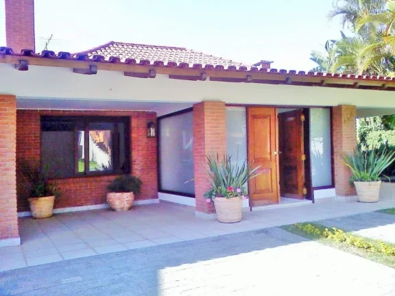 Imagem Casa no Res. ALPHA 1 - 650m²