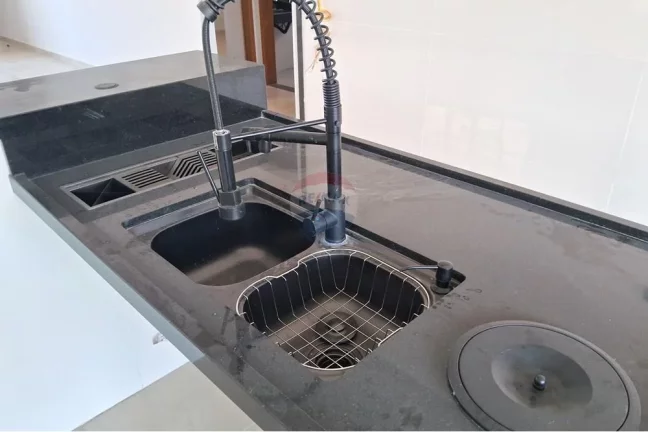 Imagem Casa em condomínio fechado com três quartos, sendo uma suíte
