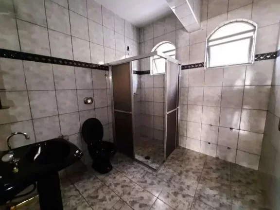 Imagem Casa aconchegante com cozinha com armários planejados, terraço amplo coberto e uma vaga de garagem localizado no bairro Santa Efigênia em Barbacena