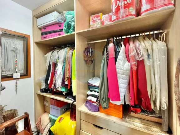 Imagem Casa em Condomínio a Venda no bairro Granja Viana - Carapicuíba, SP