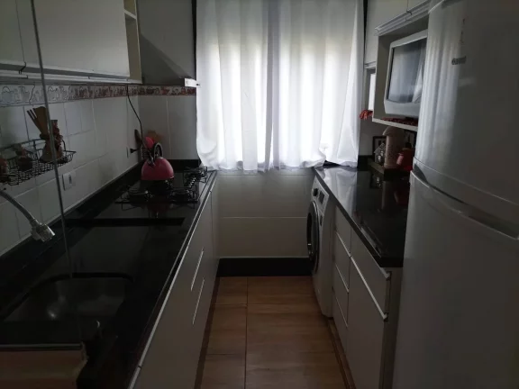Imagem Apartamento com 2 Quartos Reformado no Tatuquara