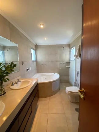 Imagem Apartamento 222 M², 1 por andar, 4Q, 4 Suítes, 6 Banheiros, 3 Vagas, Varanda, Lavabo, Piscina, Salão de Festas, Vista 360º protegida.