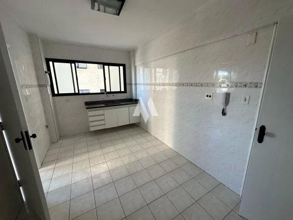 Imagem Vende Apartamento de 2 dormitórios sendo 1 suíte, Dependência Completa, 92 m², Garagem fechada e em Excelente Localização no bairro da Ponta da Praia