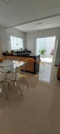 Imagem Excelente sobrado, 3 dormitórios, sendo 1 suíte com closet e varanda, mais 1 banheiro e 1 lavabo, ...