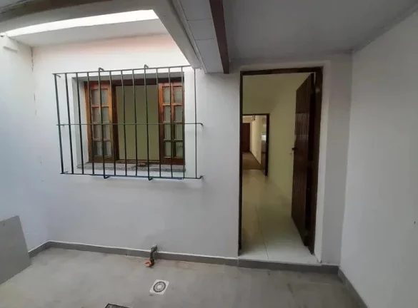Imagem Casa para Locação em São Paulo, Lapa, 2 dormitórios, 1 banheiro, 1 vaga