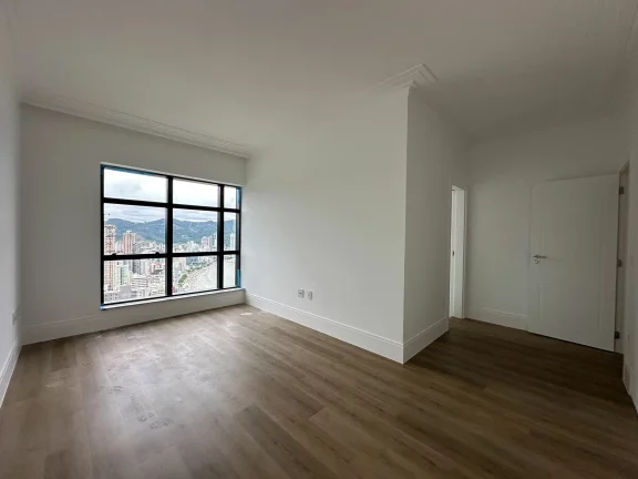 Imagem Cobertura com 4 dormitórios à venda sendo 4 suítes, 418 m² por - R$ 13.047.204,00 - Centro - Itapema/SC
