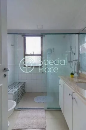Imagem 170 metros 3 dormitórios 4 banheiros 2 vagas lavabo dormitório de empregada Ótimo apartamento, be...