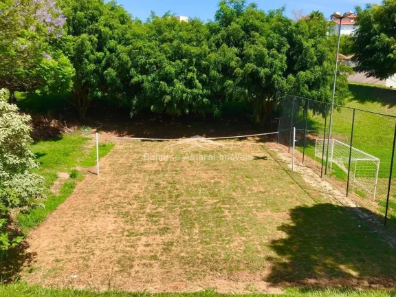 Imagem Este lindo sobrado no Condomínio Colinas dos Álamos oferece elegância, conforto e uma excelente d...