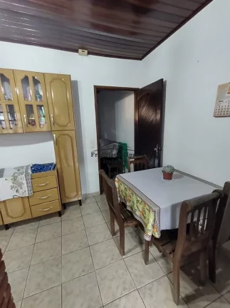 Imagem Casa à venda no bairro Vila dos Comerciarios - Guaratinguetá/SP